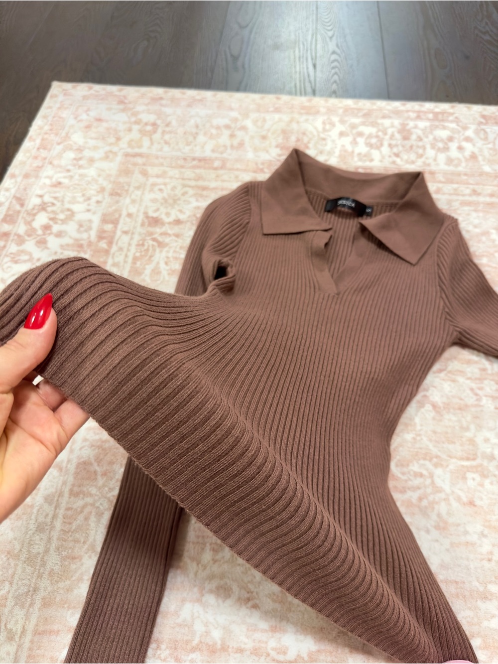 NWOT 🤎 Ribbed Knit V Neck Long Sleeve Top - Picture 6 of 9